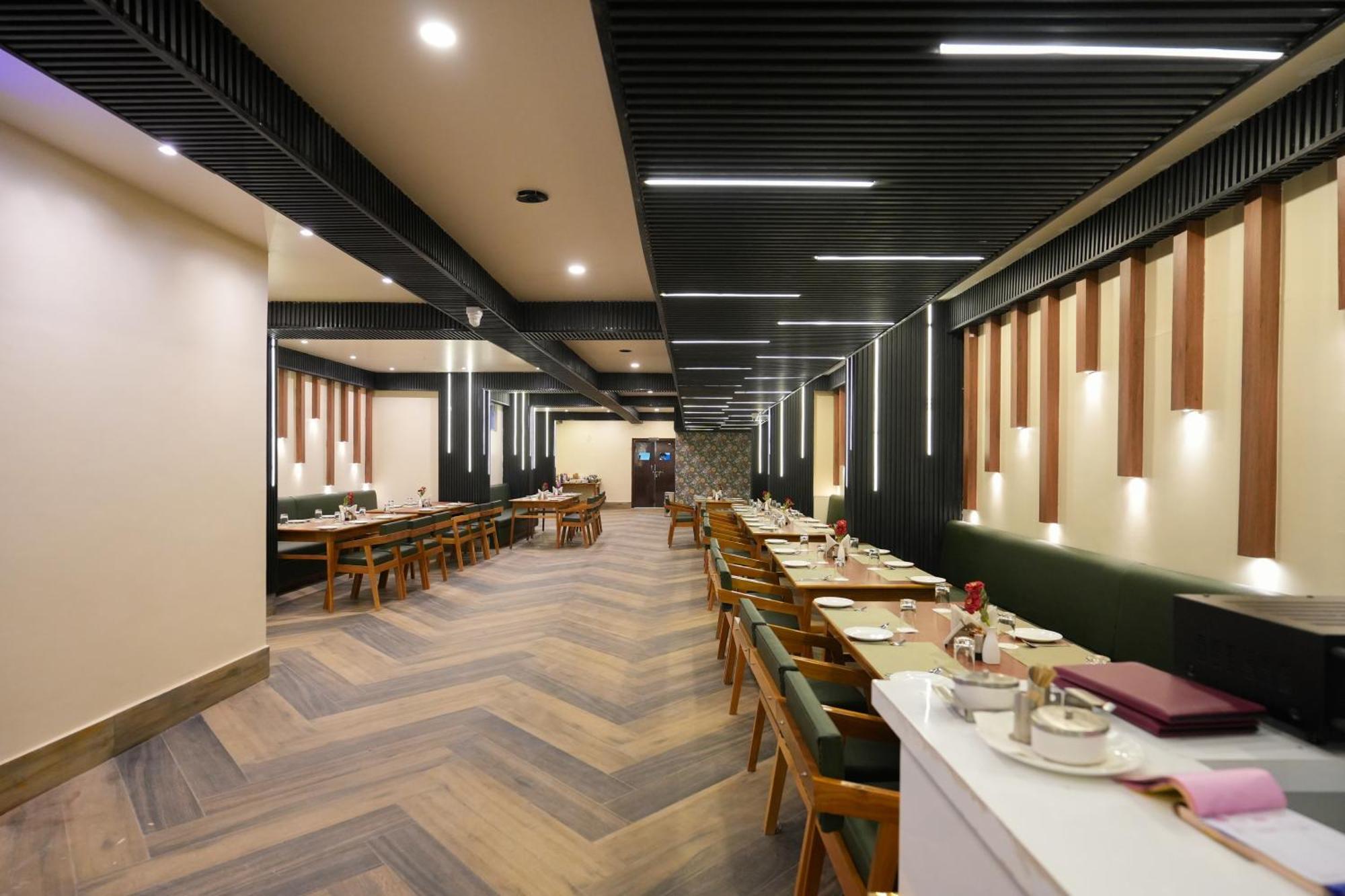 Hotel Pavitra Purnia ภายนอก รูปภาพ